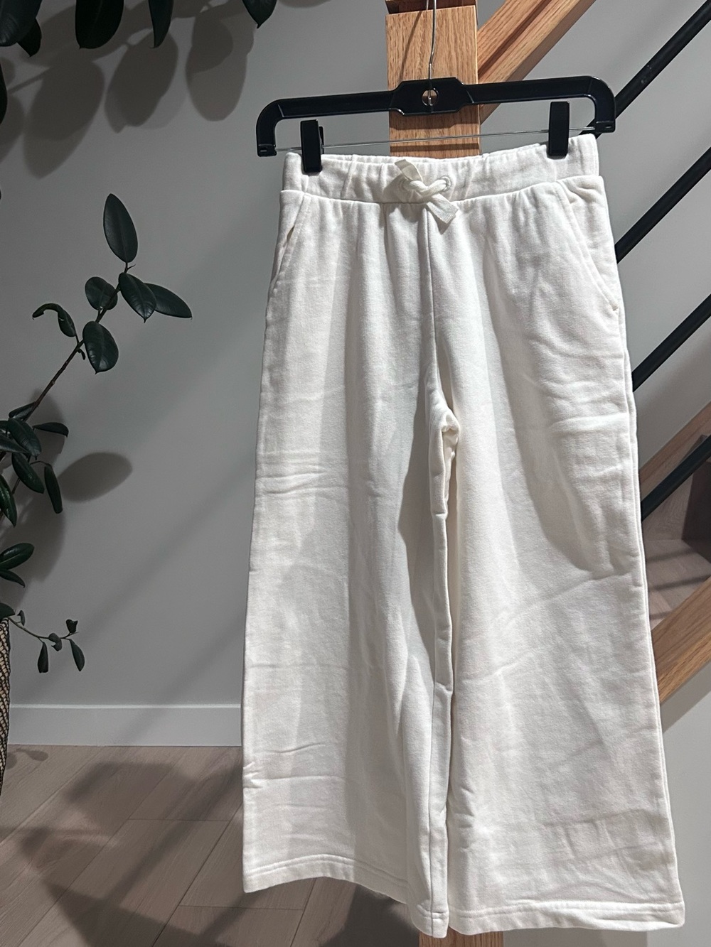Vineyard Vines Marshmallow Girls' French Terry Wide-Leg Pants size S (8-10)